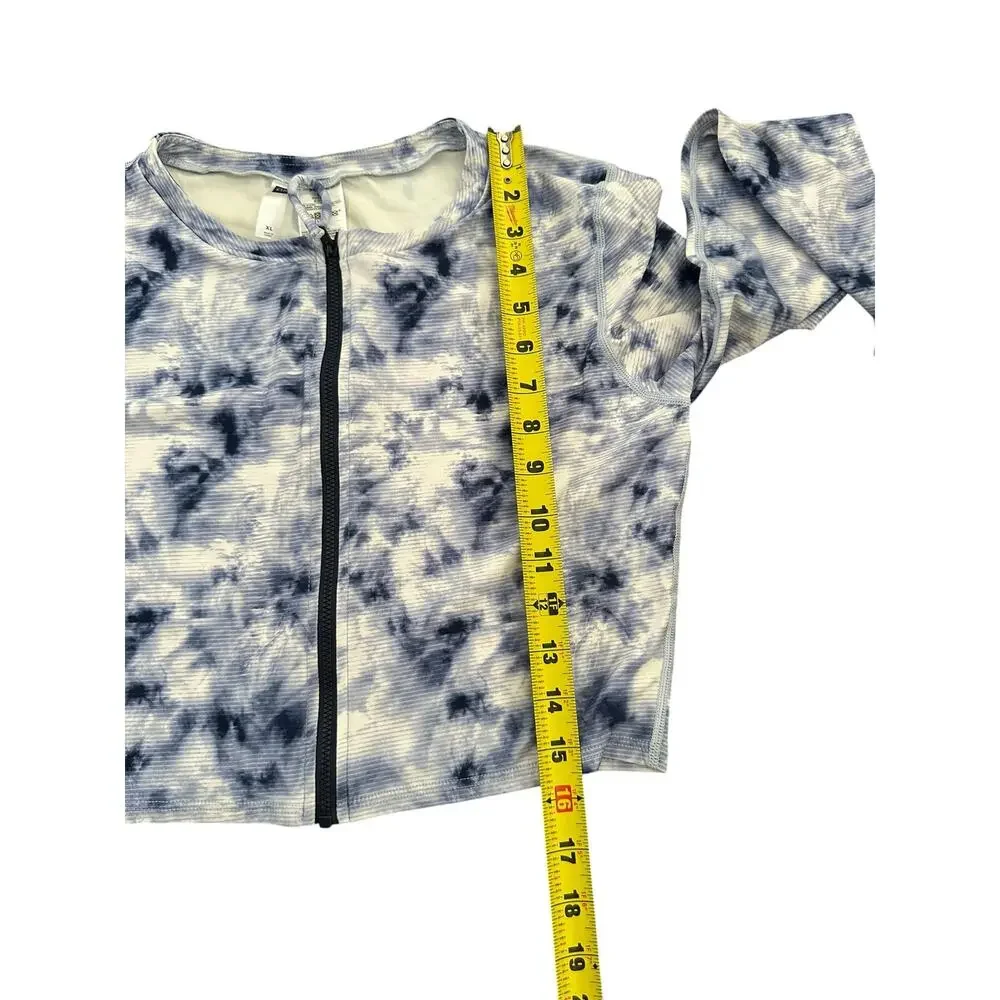 Gap crop top features a blue and white tie-dye pattern front zipper size XL